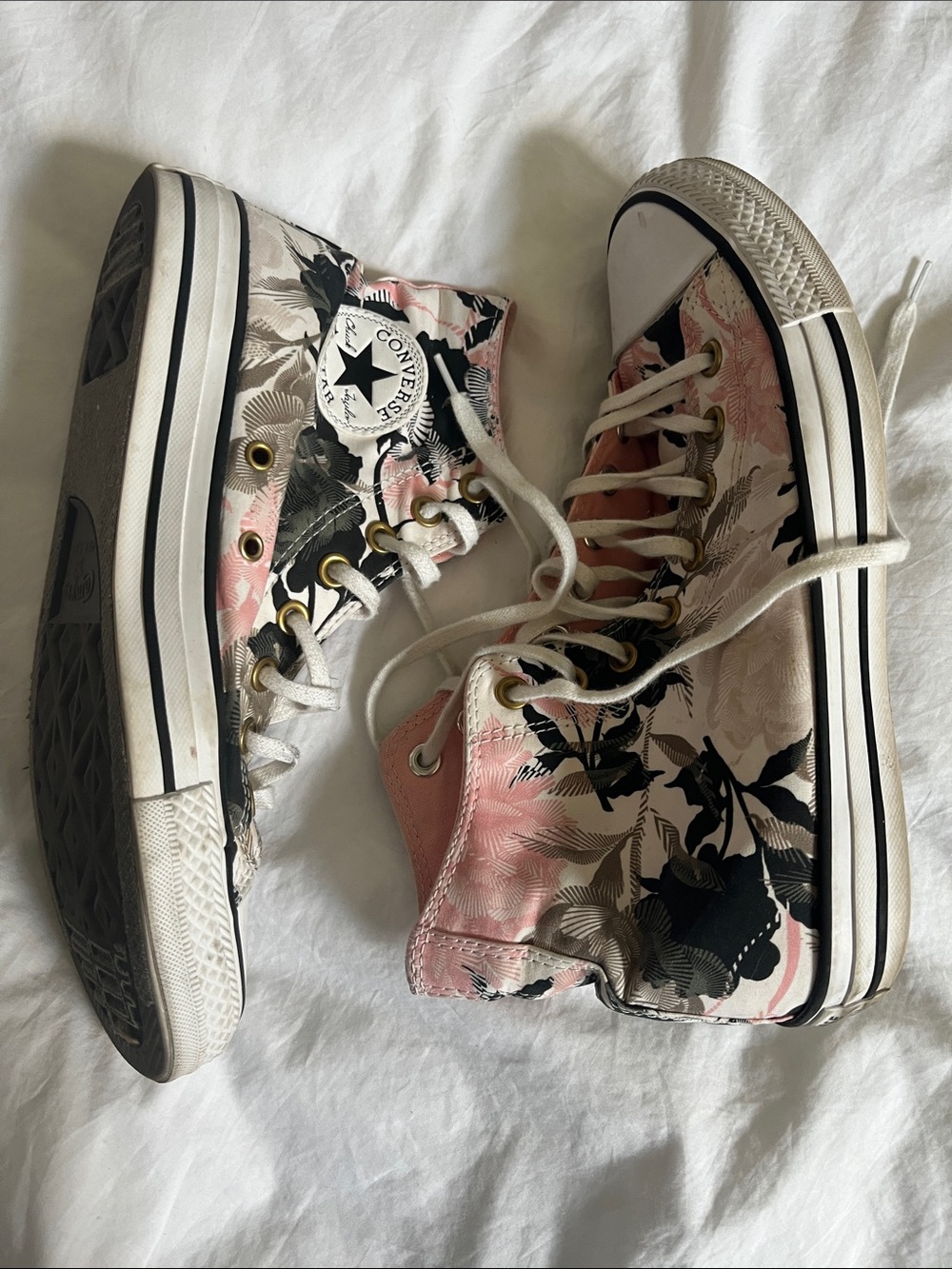 Converse floral pink white black sneakers